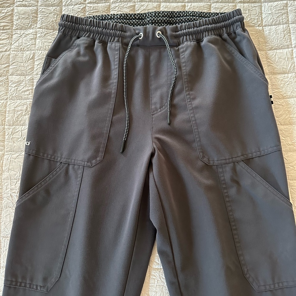 Koi scrub pants, jogger style, dark gray size Small Tall